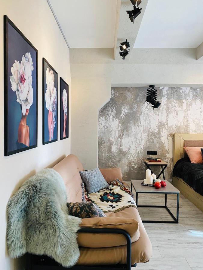 Studio Lux Loft On Victory Street In The City Center Vinnytsia Exterior photo